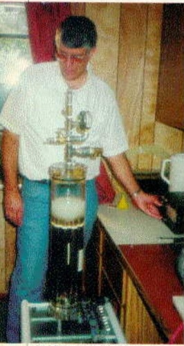 Stan Meyer Running his Tube Cell